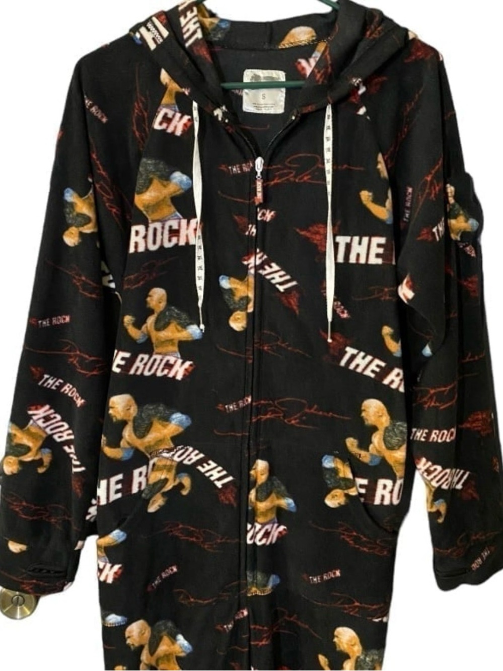 WWE The Rock Jumpin Jammerz Footed Fleece Onesie Pajamas Mens S Dwayne Johnson - Picture 5 of 11